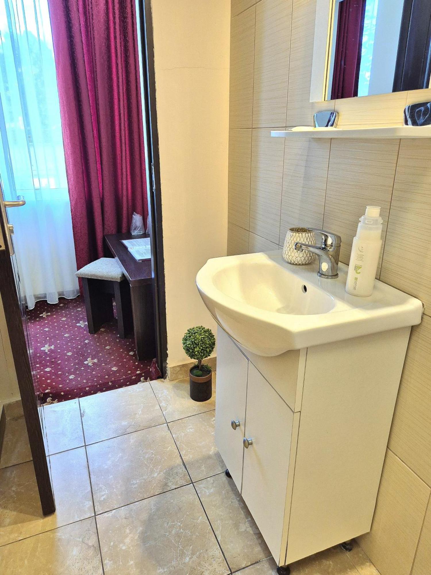 Marie 3* Mamaia